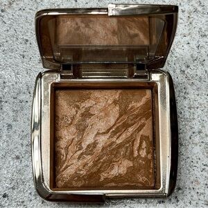 Hourglass Ambient Lighting Bronzer
